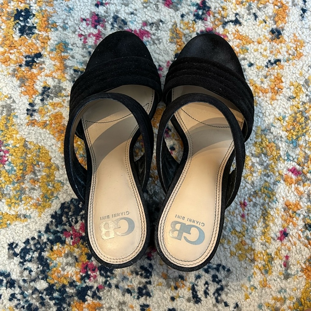 Gianni Bini black heels
